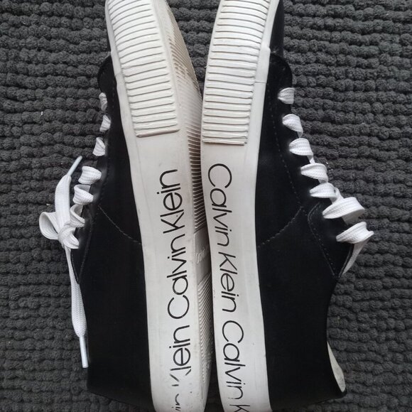 Calvin Klein- Women shoes- size 8 - Picture 5 of 5